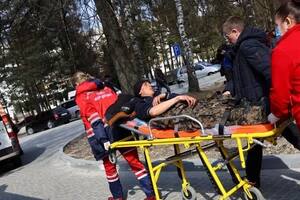 Escombros, ambulancias y médicos: así fue el ataque ruso a la base militar de Yavoriv