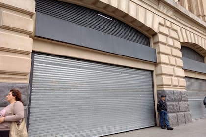 En Once las persianas de la estación permanecieron bajas hasta que se reanudó el servicio