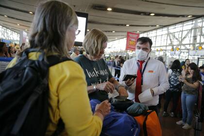 Medidas de prevención en el aeropuerto de Santiago de Chile