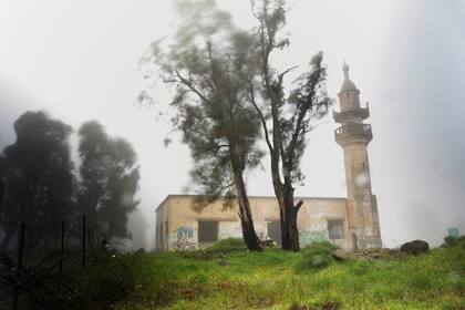 Una mezquita abandonada en los Altos del Golán, en el territorio que Israel capturó de Siria y ocupó en la guerra de 1967 en Oriente Medio