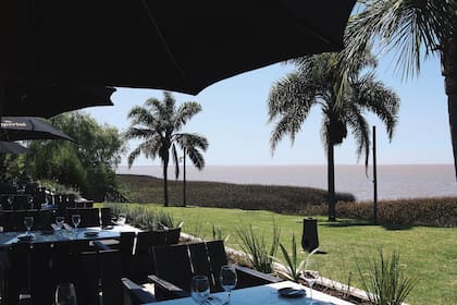 Mediodía o noche, la vista de Masaii siempre es cosa seria.