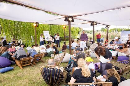 “Meditando con arte” forma parte de las actividades que el área de Salud y Bienestar de PAE organiza para sus colaboradores.