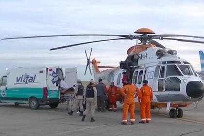 Megaoperativo en el mar: operación de rescate de un navegante enfermo que requería asistencia inmediata porque sufría síntomas compatibles con un cuadro de apendicitis