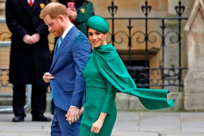 Meghan Markle junto al príncipe Enrique. 