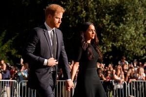 El príncipe Harry y Meghan Markle cuestionaron la disculpa del periódico The Sun