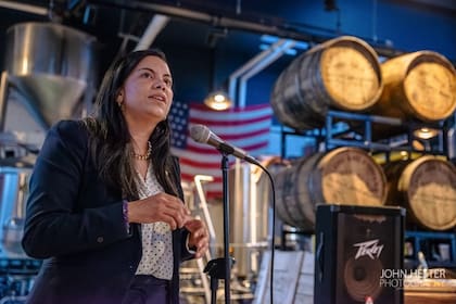 Mejia lideró campañas para subir el salario mínimo y garantizar licencias por enfermedad pagas