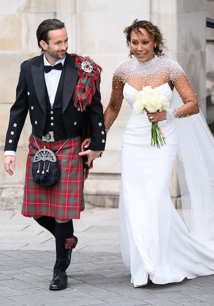 Mel B contrajo matrimonio con el estilista Rory McPhee, quien vistió un traje tradicional escosés
