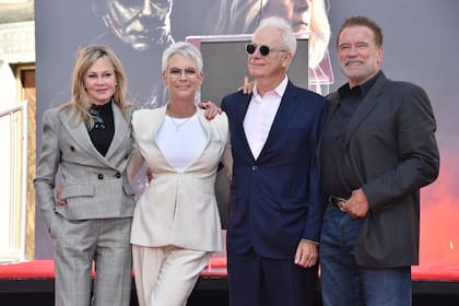 Melanie Griffith, Jamie Lee Curtis, Christopher Guest y Arnold Schwarzenegger, en el Teatro Chino de Los Ángeles.