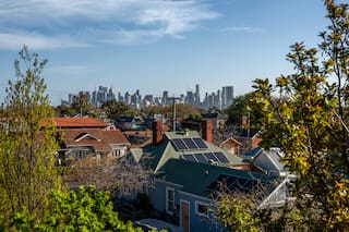 El país que “importa gente” y donde a “muy pocos les va mal”