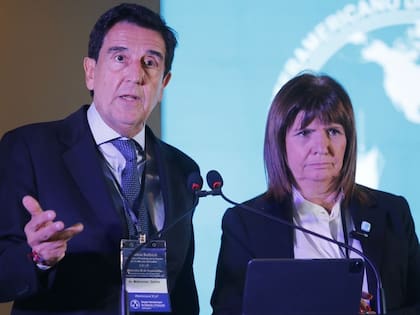 Melconian junto a la actual ministra de Seguridad, Patricia Bullrich.