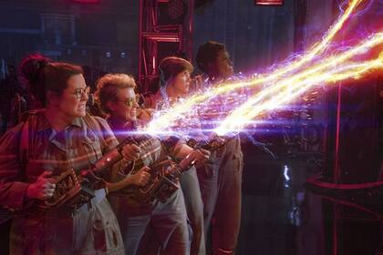 Melissa McCarthy, Kristen Wiig, Kate McKinnon y Leslie Jones, armadas para atrapar criaturas extrañas