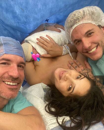 Melody Luz y Alexander Caniggia junto a la pequeña Venezia