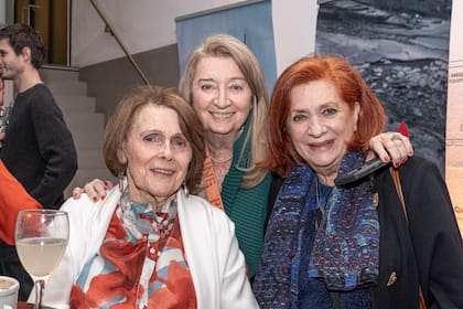 Meme Larivière, Alicia de Arteaga y Teresa González Fernández