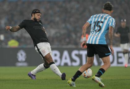 Memphis Depay ante Gaston Martirena