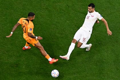 Memphis Depay dejó la cancha en Países Bajos, tras su primera titularidad en Qatar 2022