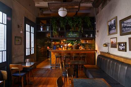 Mengano funciona en una casa chorizo y ay es un consagrado de la gastronomía porteña.