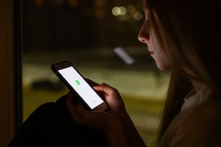 Una chica de 13 años administraba un grupo de WhatsApp que se convirtió en un “Ponzi” pornográfico