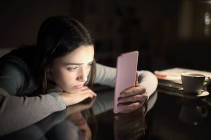 Menos uso de redes sociales reduce los niveles de cortisol, conocida como la hormona del estrés