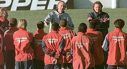 Menotti y el plantel de Independiente; tuvo una etapa positiva pero no pudo ser campeón