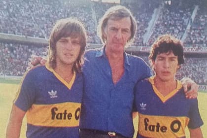 De izquierda a derecha: Jorge Rinaldi, César Luis Menotti y Carlos Tapia.