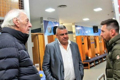 Menotti, Tapia y Messi, en un encuentro de 2019 en el predio de Ezeiza