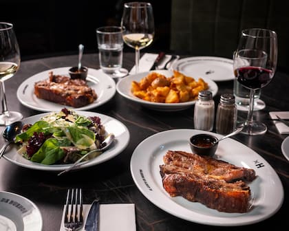 Menú Tutti de Hierro Bodegón, un plan fijo que se ofrece todos los domingos de 12 a 17 con precio de $50.000 por persona