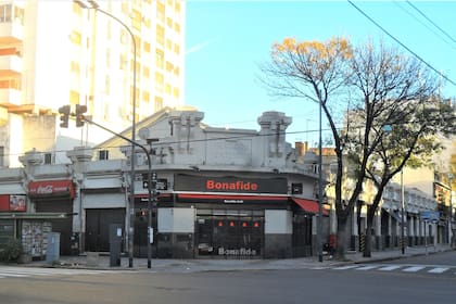 Mercado de Centenara, con la esquina de Bonafide desde 1942.