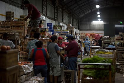 El mercado frutihorticola en Escobar está abierto toda la noche