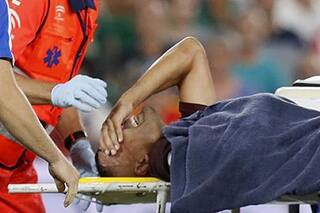 Se fracturó Mercado y Scaloni convocó a Renzo Saravia a la selección