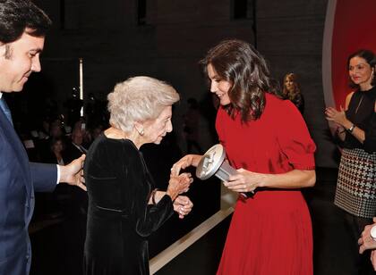 En diciembre pasado, la reina Letizia le entregó a Mercedes el premio Nacional de la Industria de la Moda a la Comunicación.