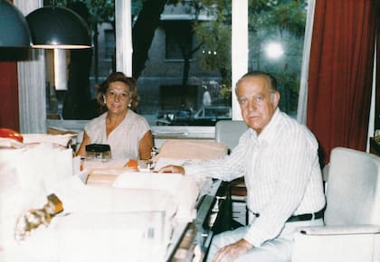 El matrimonio en la redacción de la revista en los años 80