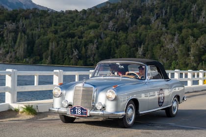 Mercedes Benz 220 S Coupe Cabrio de 1958