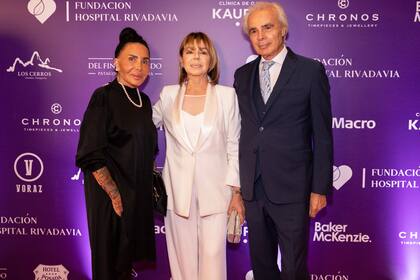 Mercedes e Ignacio Iruzun junto a la Dra. Diana Chugri