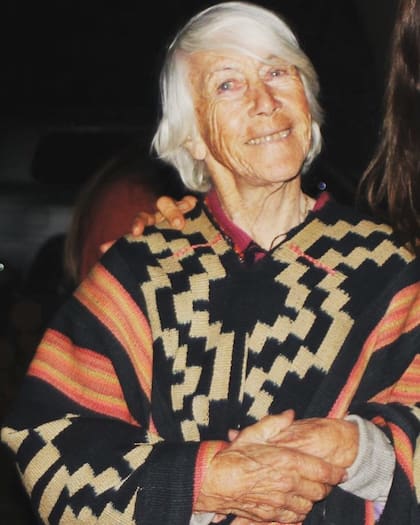 Mercedes, madre de Polito Ulloa, en su fiesta de 90 años. Ella fue una de las siete hermanas Perkins, quien le inculcó a Polito su amor por la tradición argentina