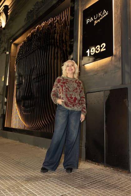 Mercedes Morán con un look cancherísimo. La actriz está haciendo un éxito en teatro con Imanol Arias en el Paseo La Plaza.