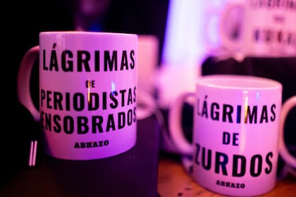 Merchandising con los latiguillos libertarios