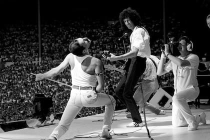 Mercury y May en el histórico set de Queen en el festival Live Aid, de 1985. “Cuando regresé a Estados Unidos, todos me llamaban para preguntarme si tenía la foto de Freddie haciendo que la gente alzara sus brazos. Ahí entendí que no había sido un show como cualquier otro”, dice Preston