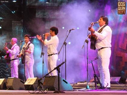 Merecido homenaje a un grupo emblemático como Los Carabajal