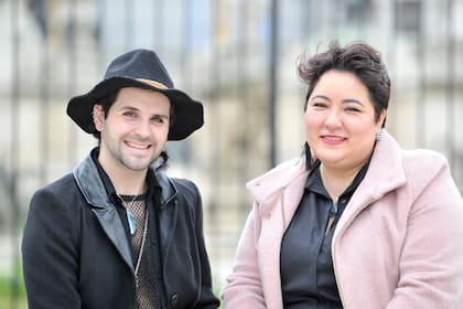 Mérida junto a su amiga Eugenia Prieto, quien integra la comisión de familias de Siendo Humanes