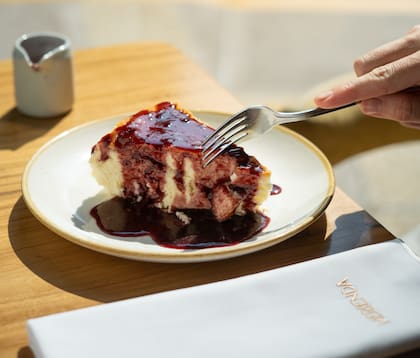 Merienda y su propuesta de torta vasca
