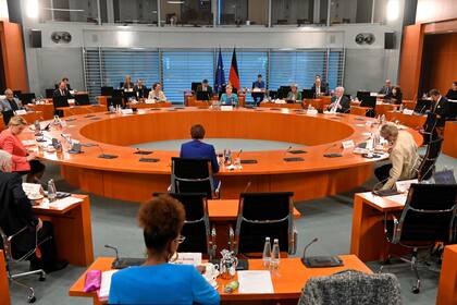 La canciller alemana, Angela Merkel, durante una reunión con los líderes del grupo parlamentario conservador CDU/CSU, hoy en Berlín 