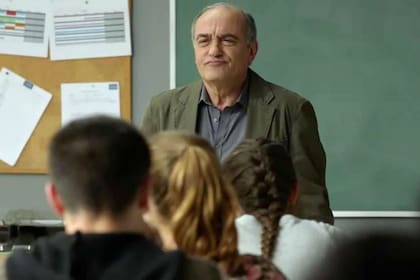 Para Gustavo Santiago, la plenitud de sentido que ofrecen las series puede provocar un efecto de devaluación en la vida real