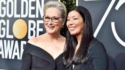 Meryl Streep junto a la activista Ai-jen Poo