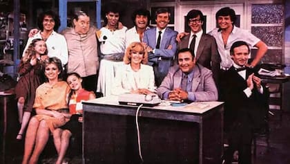 Mesa de Noticias, la genial creación de Juan Carlos Mesa, fue uno de sus éxitos televisivos