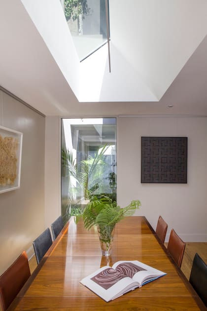 Mesa extensible en ébano del sublime diseñador danés Helge Vestergaard-Jensen