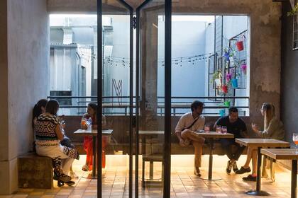 Mesas en el Mercat de Villa Crespo