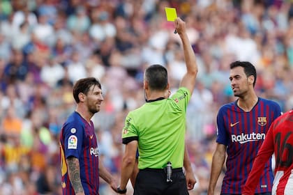 Messi, amonestado después del partido que Barcelona empató 1-1 de local ante Athletic de Bilbao