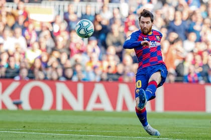 Messi brilló con una asistencia, la marca registrada de Bochini