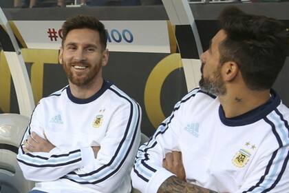 Messi charló con Lavezzi, su amigo, durante todo el partido