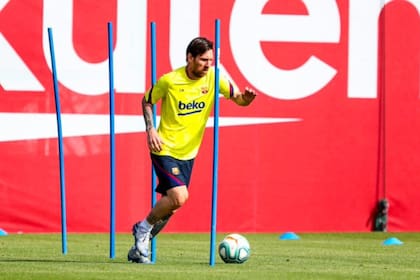 Messi con la pelota: la inactividad por el coronavirus empieza a quedar atrás